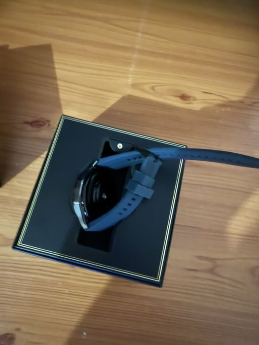 Продавам смарт часовник