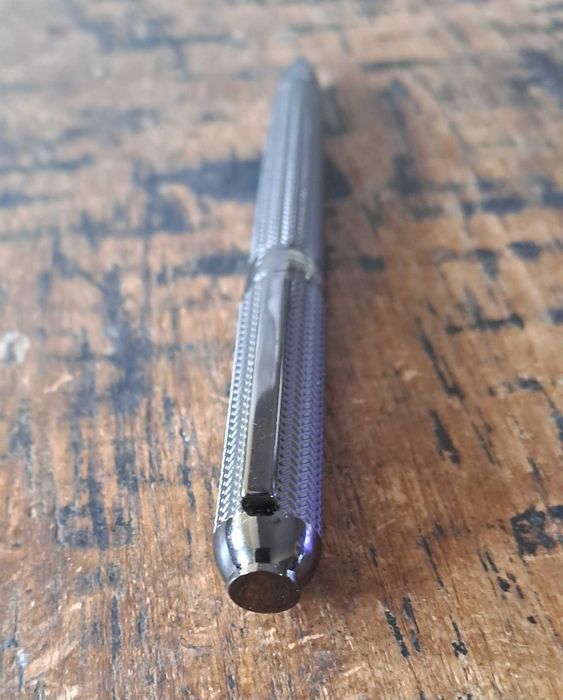 химикалка HUGO BOSS Gun метал с шарки тип рибена кост