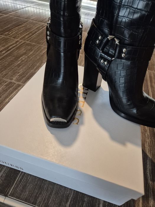 Дамски боти Guess