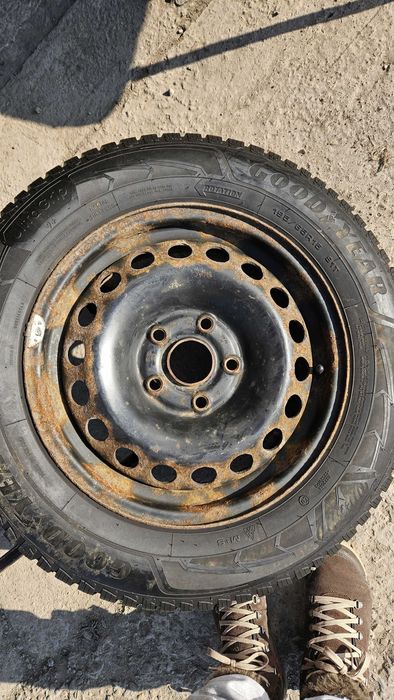 195/65 R15 • Iarna • Goodyear UltraGrip 9+ (jante tabla VW) 91T | 4 buc | Pret/buc