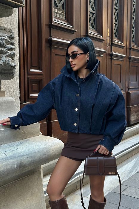 Дамско дънково яке с обемна кройка – модерен модел