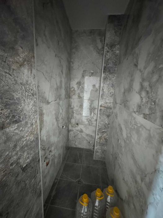 Продава се Тристаен апартамент в Плевен, Идеален център - 91 кв.м за 886 €/кв.м - Снимка #2