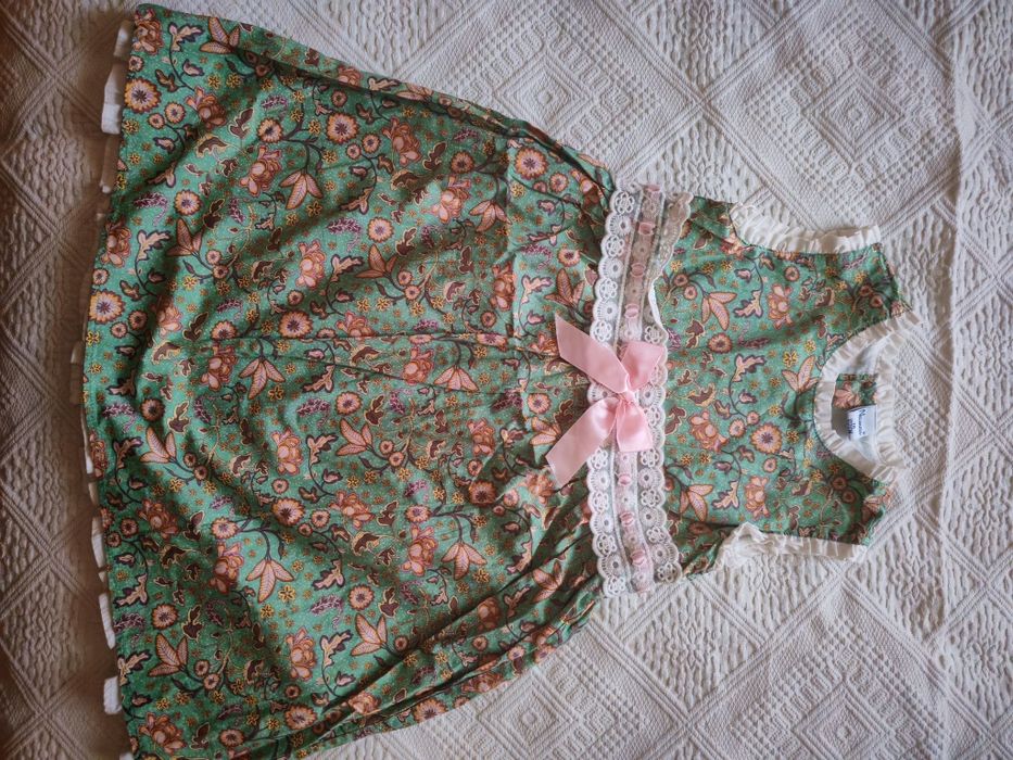 Rochie 7 ani, purtata o data, impecabila.