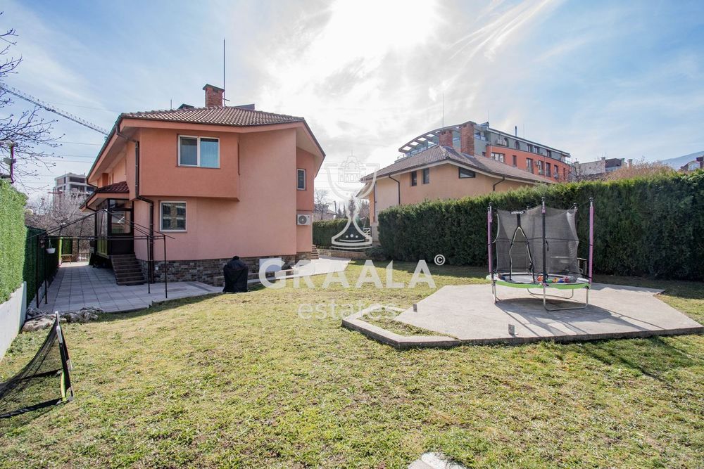 Продава се Къща в София, Кръстова вада - 528 кв.м за 1737 €/кв.м - Снимка #12