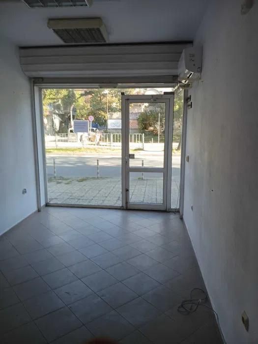 Дава се под наем Магазин в Варна, Лятно кино Тракия - 17 кв.м за 190 € - Снимка #3