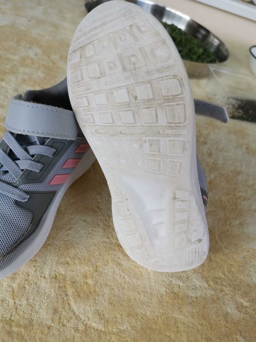 Маратонки адидас детски