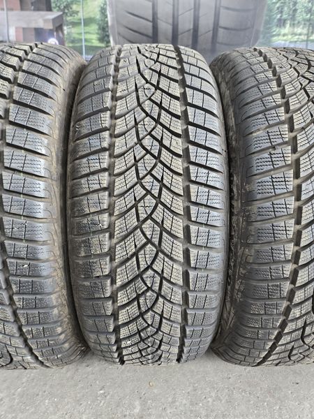 215/55/17 GOODYEAR 4бр