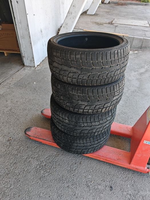 Зимни гуми Toyo 245/35/19