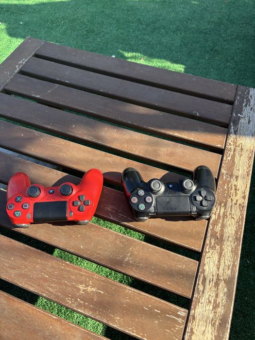Vand Ps 4 cu 2 manete si 13 jocuri