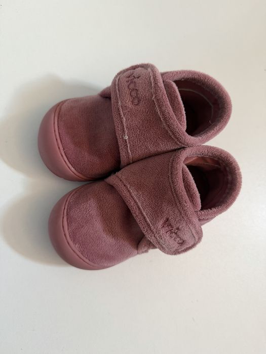 Pantofi Biomecanics marimea 22 si Vicco marimea 21