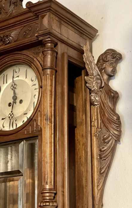 Ceas de perete vintage, mecanic, din lemn masiv sculptat