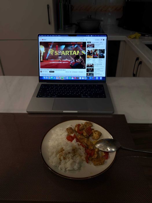 MacBook Pro m3 , 8/512