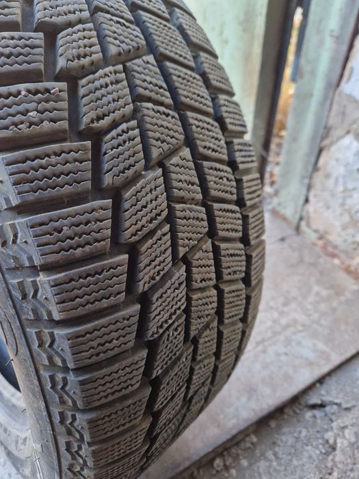 Маxis липучка 215/55/16