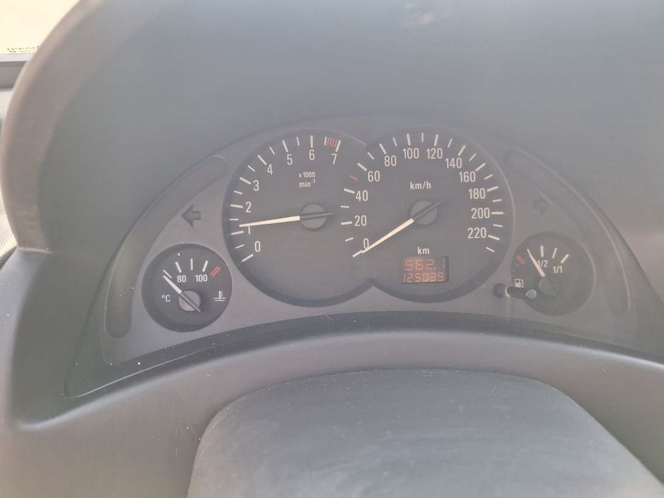Vând Opel corsa C