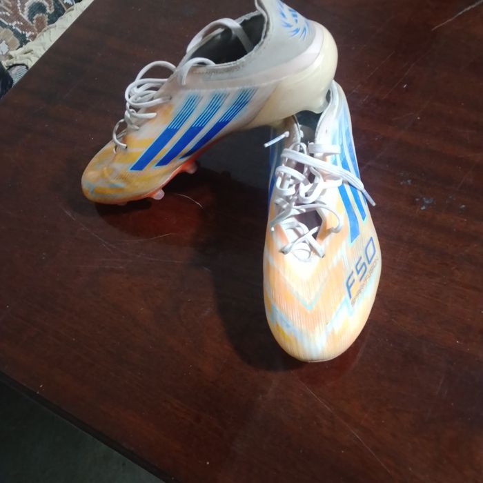Futbol butsi f50