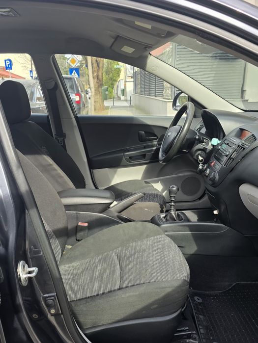 Kia  Ceed  2008  1.6  CRDi