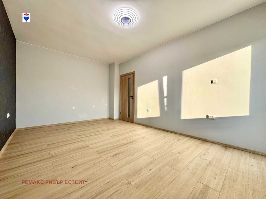 Ремонтиран двустаен апартамент за продажба кв. Широк център