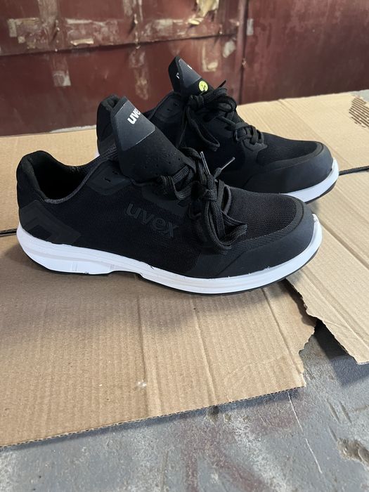 Vand pantofi protectie Uvex marimea 43.