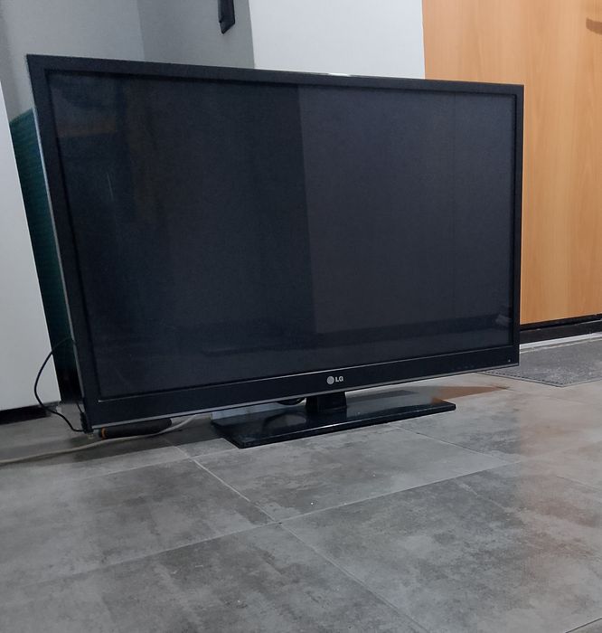 Продам телевизор LG, в хорошем состоянии, 42 диагональ,не смарт,