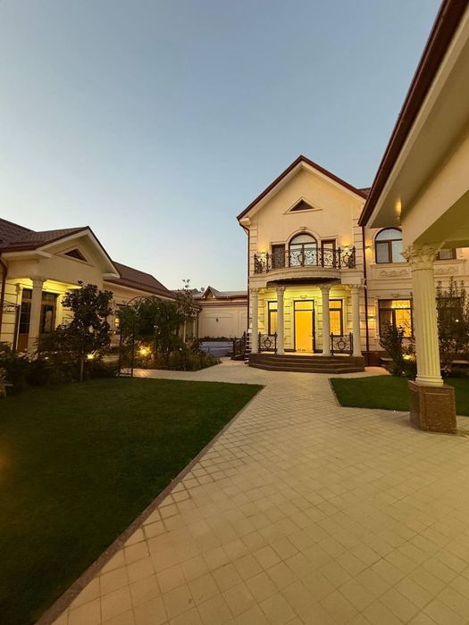 Продается дом 8 комнат, ориентир: обл. ГАИ, 8 соток 600м²