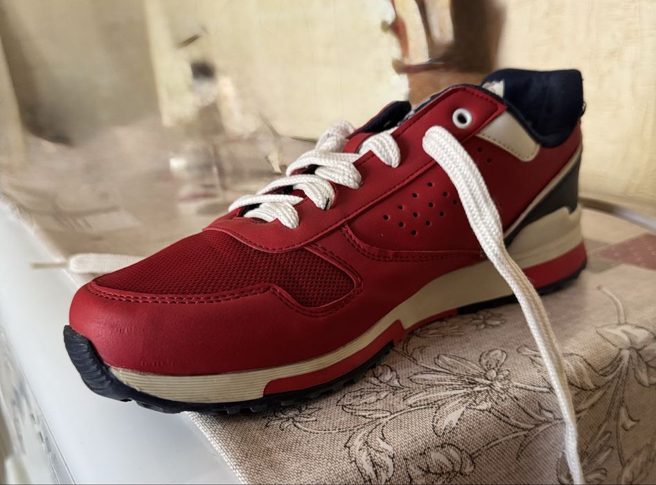 Продаю кроссовки Polo