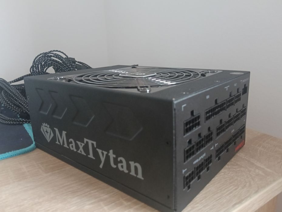 MaxTytan 1250W 80 PLUS Titanium Full Modular Power Supply
