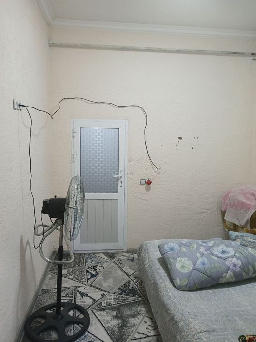 Барданкулда.Юкори чирчик тумани.1.5соток 2хона.йулдан 300метр кирилади