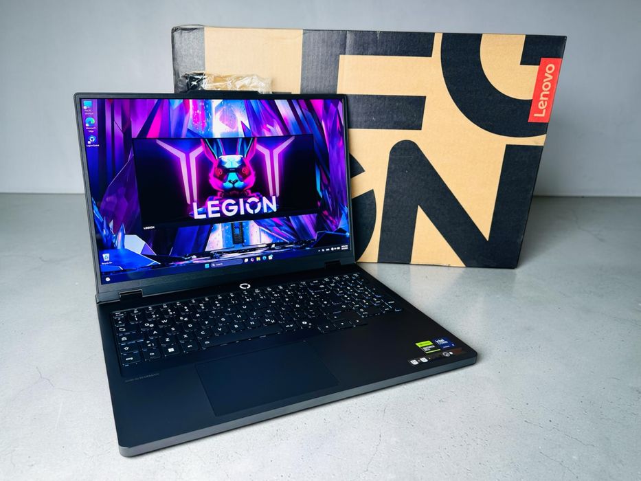 Lenovo Legion Pro 5 16" WQXGA 2560x1600 OLED 165Hz Intel 24-core Ultra 9 275HX 32GB RAM 1TB SSD GeForce RTX 5070 DLSS4