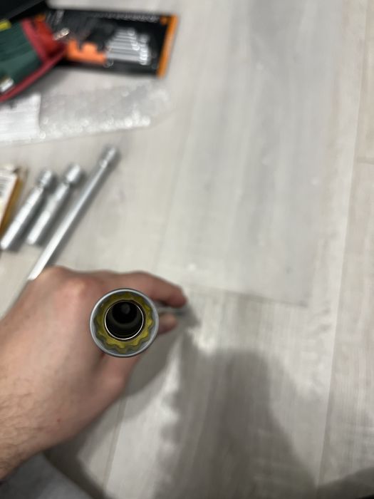 Вложка с чупещо удължено рамо за автомобилни свещи