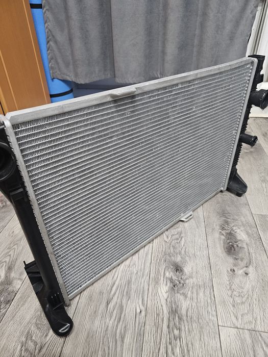 Радиатор двигателя w212