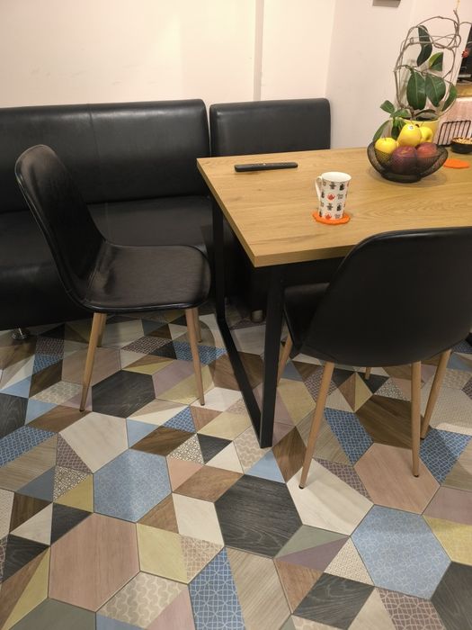 Кухненска маса + кожени диванчета