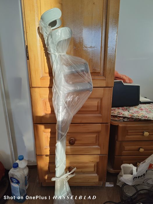 Патерици и бастун неупотребявани два броя с пластмасови подлакътници