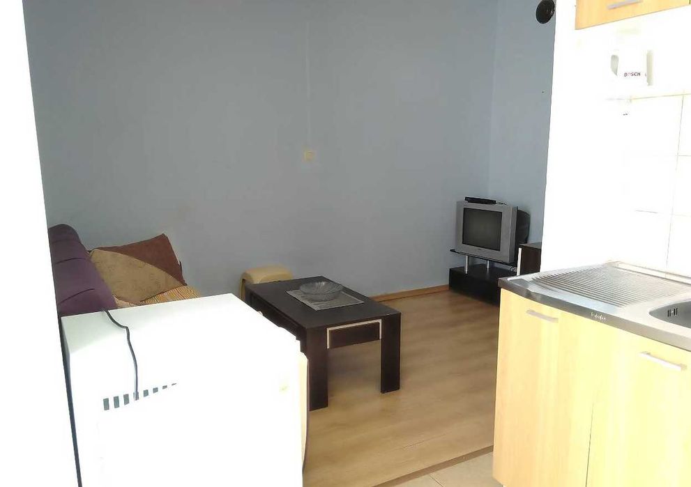 Дава се под наем Двустаен апартамент в Свети Влас - 54 кв.м за 76.5 € - Снимка #3