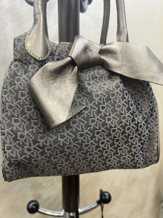 Дамска чанта DKNY