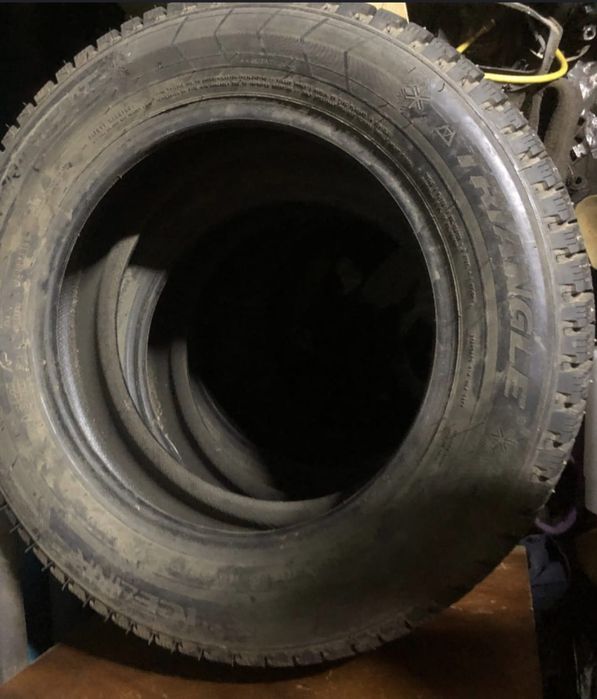 Продам комплект зимней резины