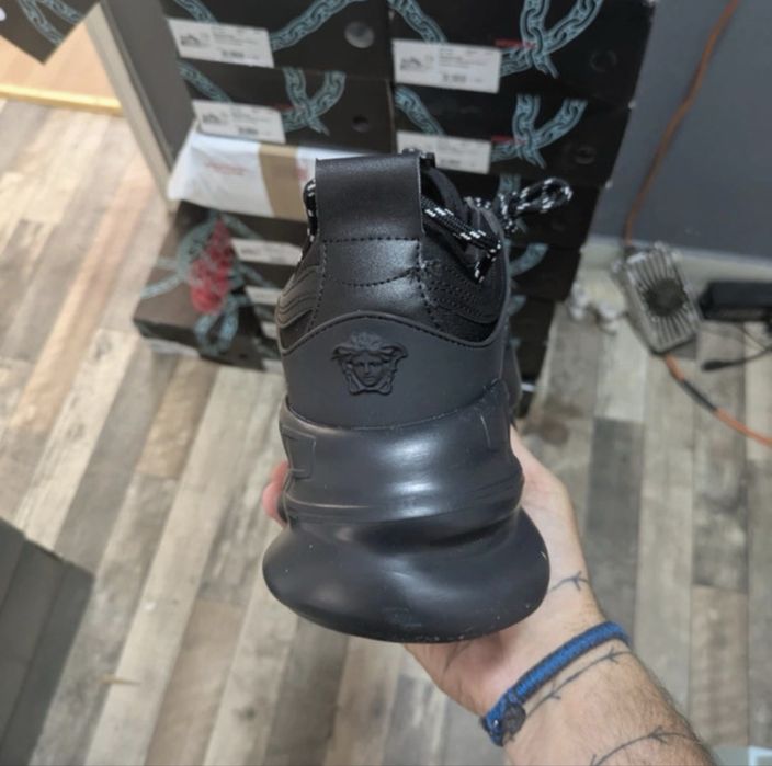 Versace chain reaction