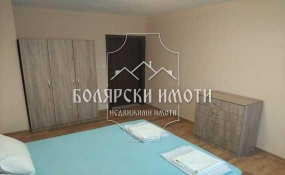 Дава се под наем Тристаен апартамент в Велико Търново, Център - 80 кв.м за 408 € - Снимка #3