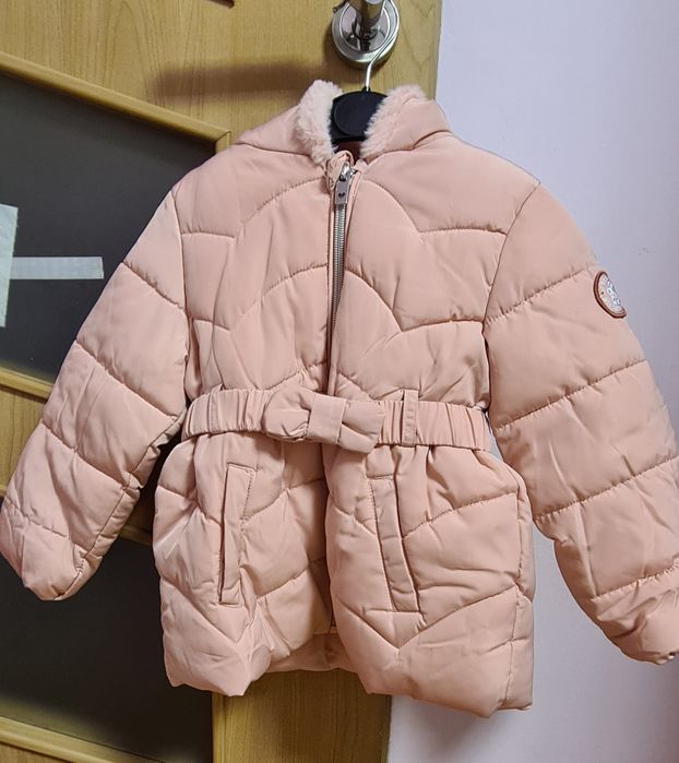 Jachetă roz de fetițe,mărimea 98