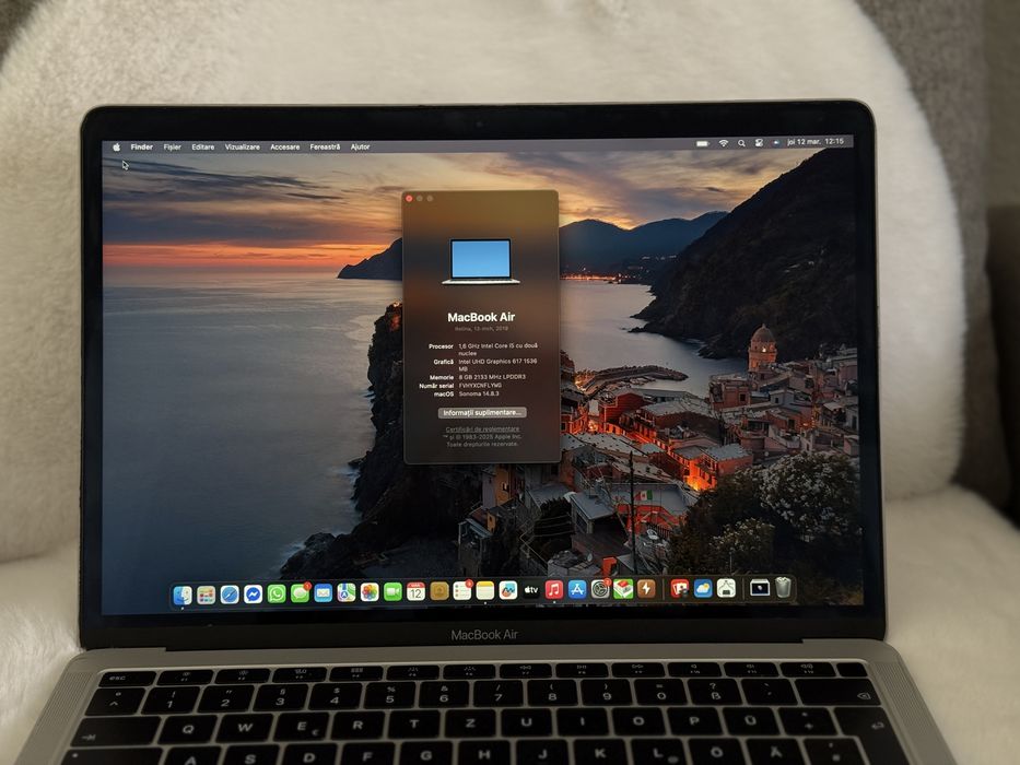 Apple MacBook Air 13”- Retina - 2019  i5, 8Gb ram, 128gb ssd.