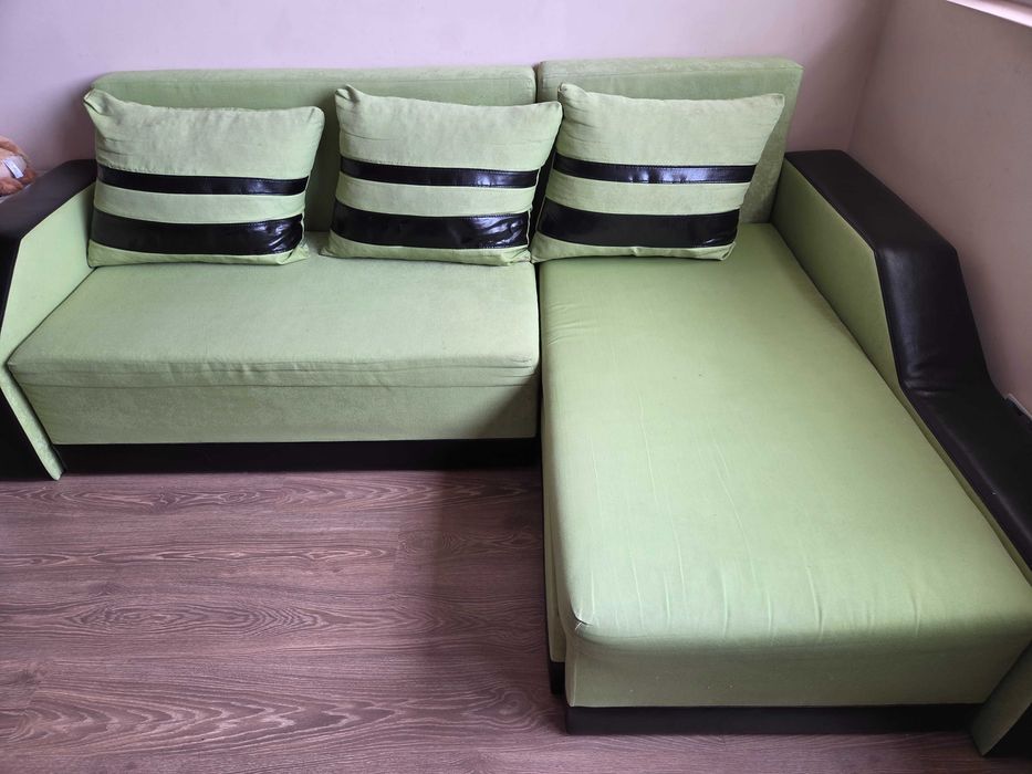 Ъглов диван с функция сън
