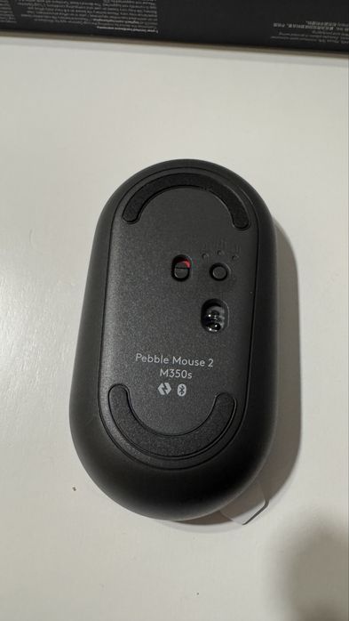 Мышь Logitech Pebble Mouse 2