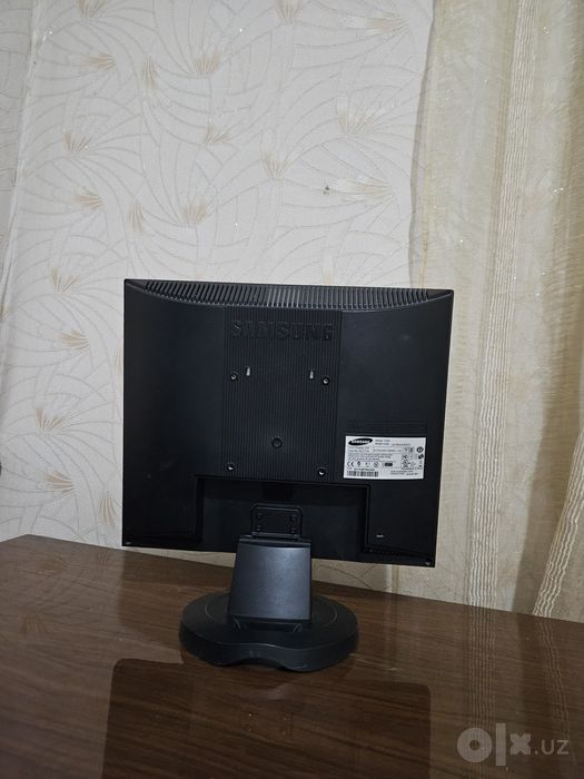 Монитор Samsung Model 720N 17 дюймовый