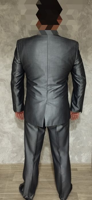 Продам мужской костюм
