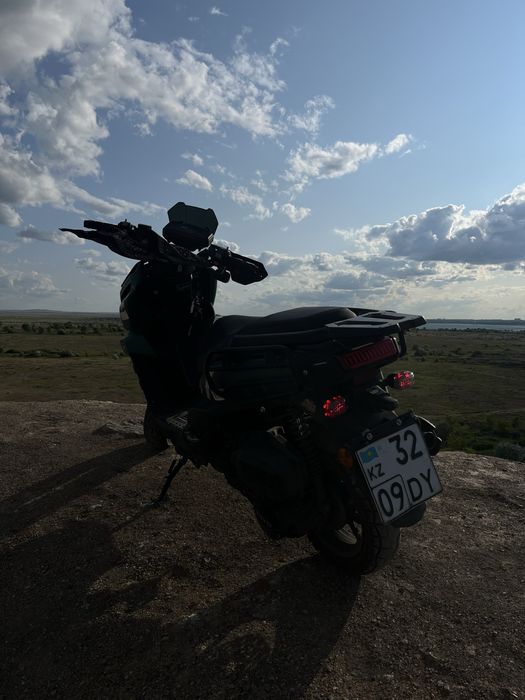 Продам скутер танк 150