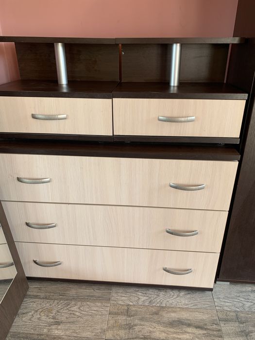 портманто ,скрин и две шкафчета с огледало