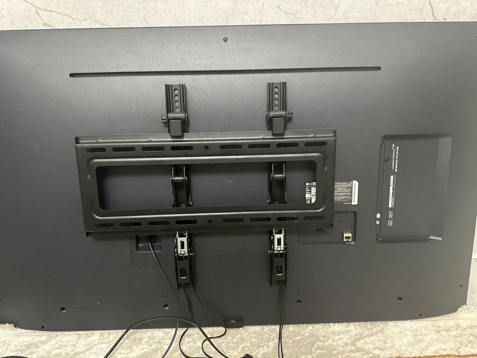 Продам телевизор LG