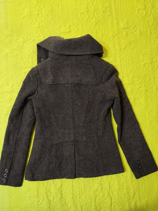 Продавам дамско палтенце с вълна