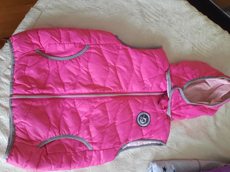 Страхотен пухен двулицев елек за момиче 146 см.