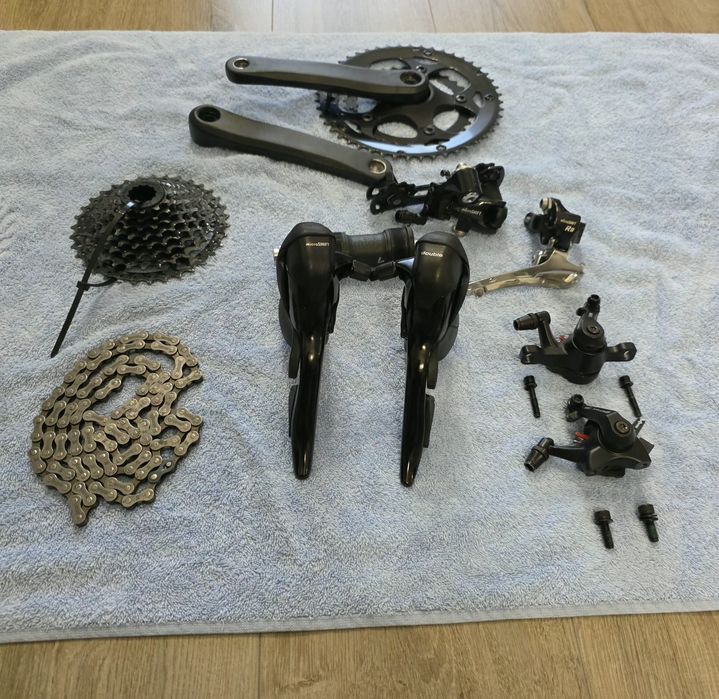 groupset: Microshift 2x8