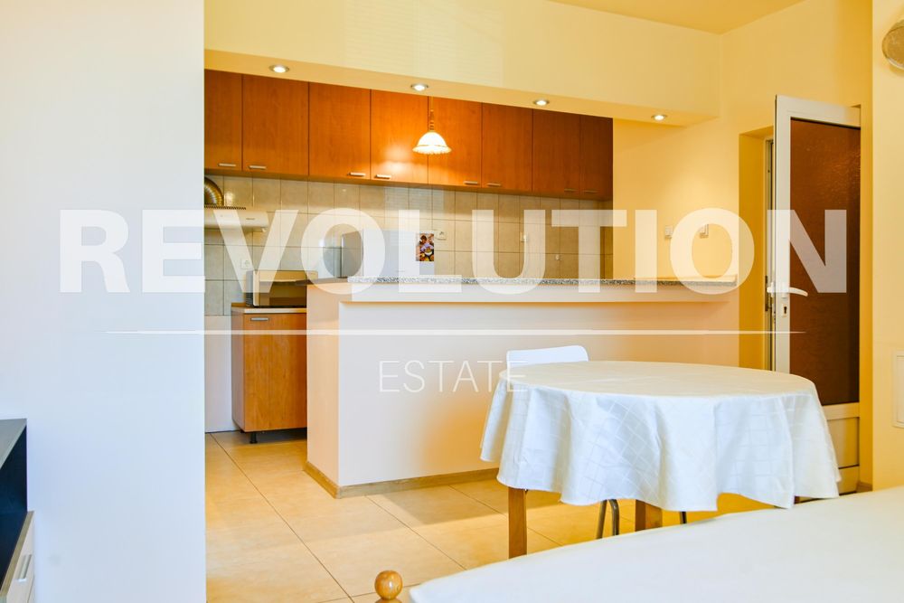 Дава се под наем Едностаен апартамент в София, Триъгълника - 45 кв.м за 400 € - Снимка #2